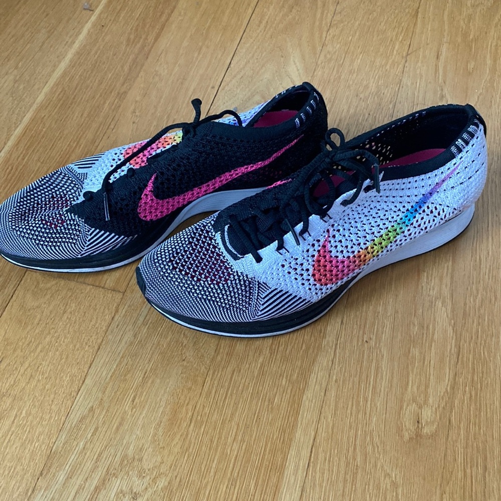 Nike Flynit Zoom Be True Collection